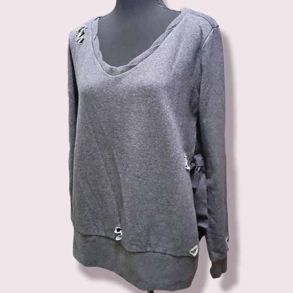 Romeo + Juliet | Distressed Gray Sweatshirt | Various Sizes - Picture 1 of 10